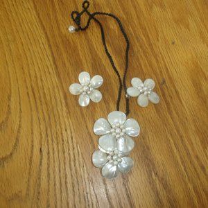 Necklace clip earrings set shell glass flowers